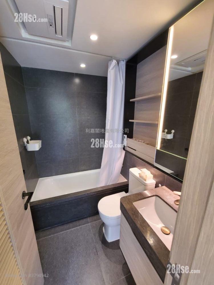 Fleur Pavilia Sell 2 Bedrooms , 1 Bathroom 605 ft²