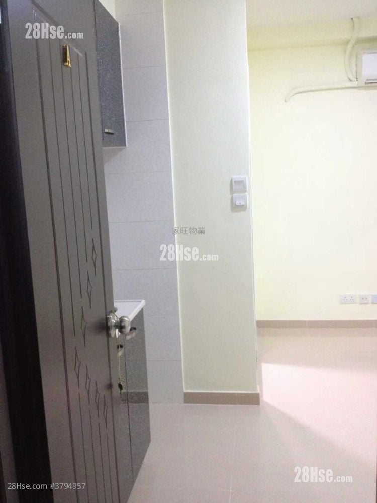 唐楼 租盘 2 房 , 1 浴室 330 平方尺