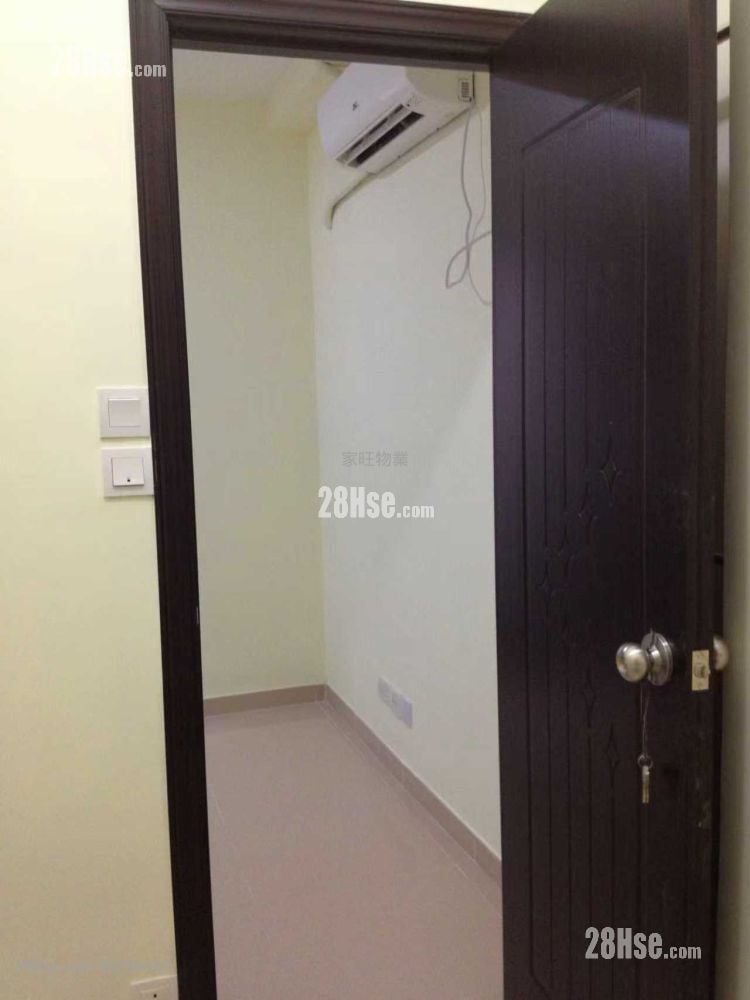 唐楼 租盘 2 房 , 1 浴室 330 平方尺