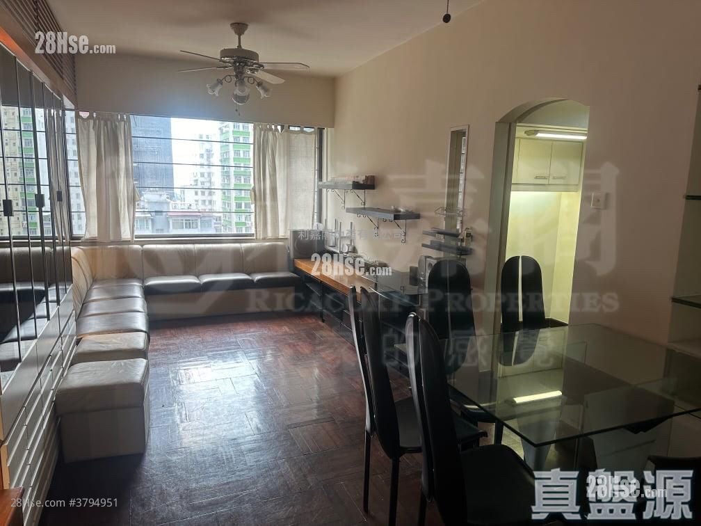 华园 售盘 3 房 , 2 浴室 831 平方尺