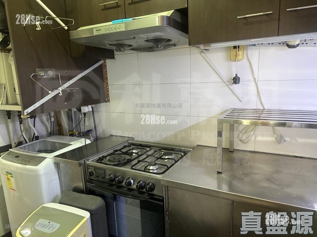 华园 售盘 3 房 , 2 浴室 831 平方尺