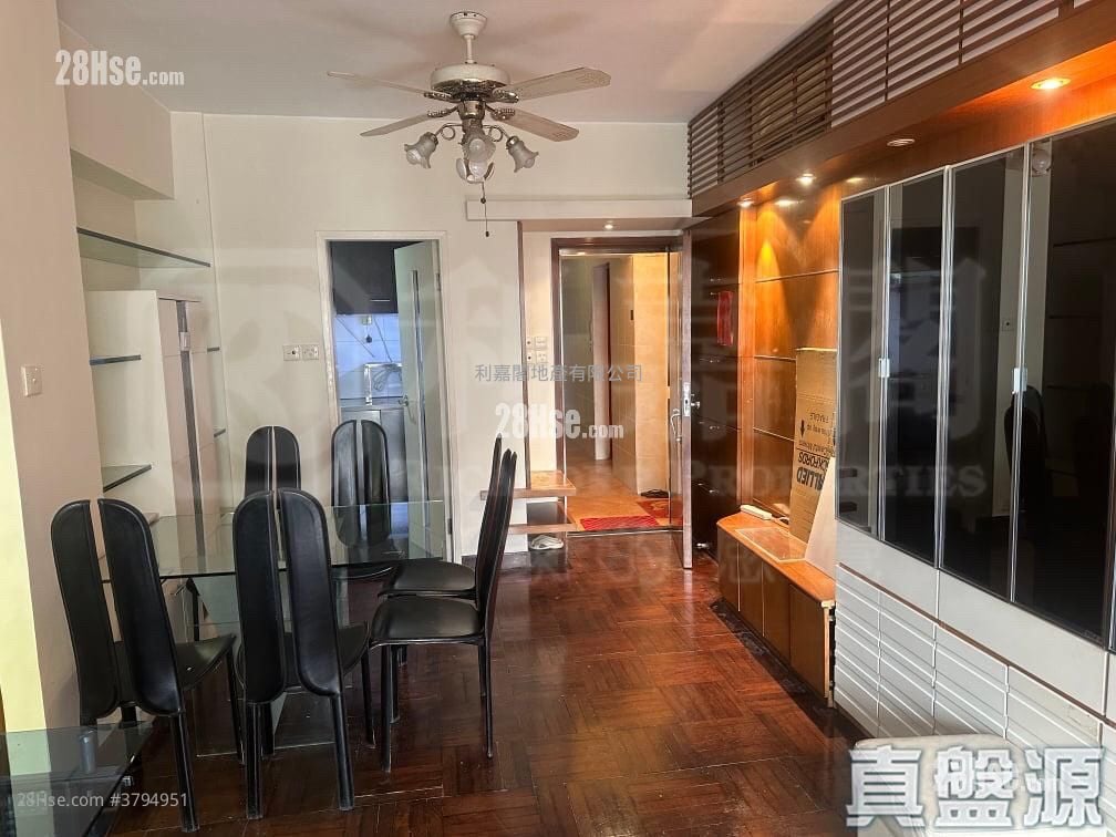 华园 售盘 3 房 , 2 浴室 831 平方尺