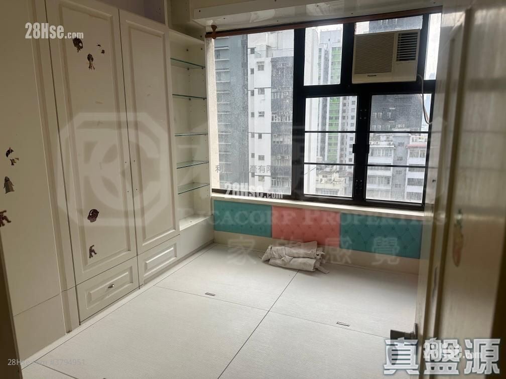 华园 售盘 3 房 , 2 浴室 831 平方尺