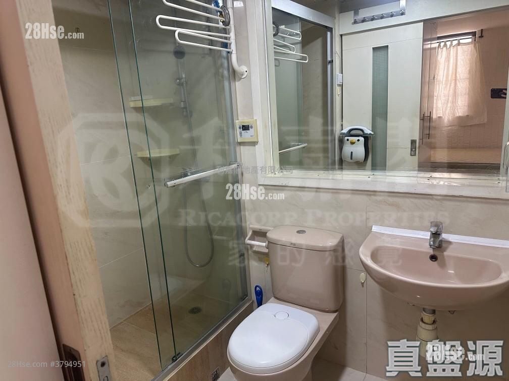 华园 售盘 3 房 , 2 浴室 831 平方尺