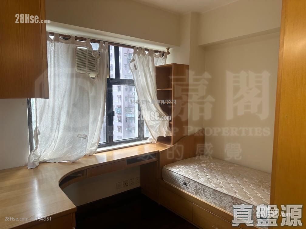 华园 售盘 3 房 , 2 浴室 831 平方尺