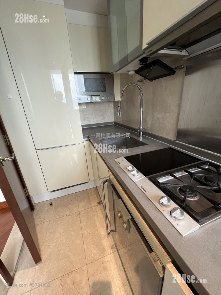 The Coronation Rental 2 Bedrooms , 1 Bathroom 515 ft²