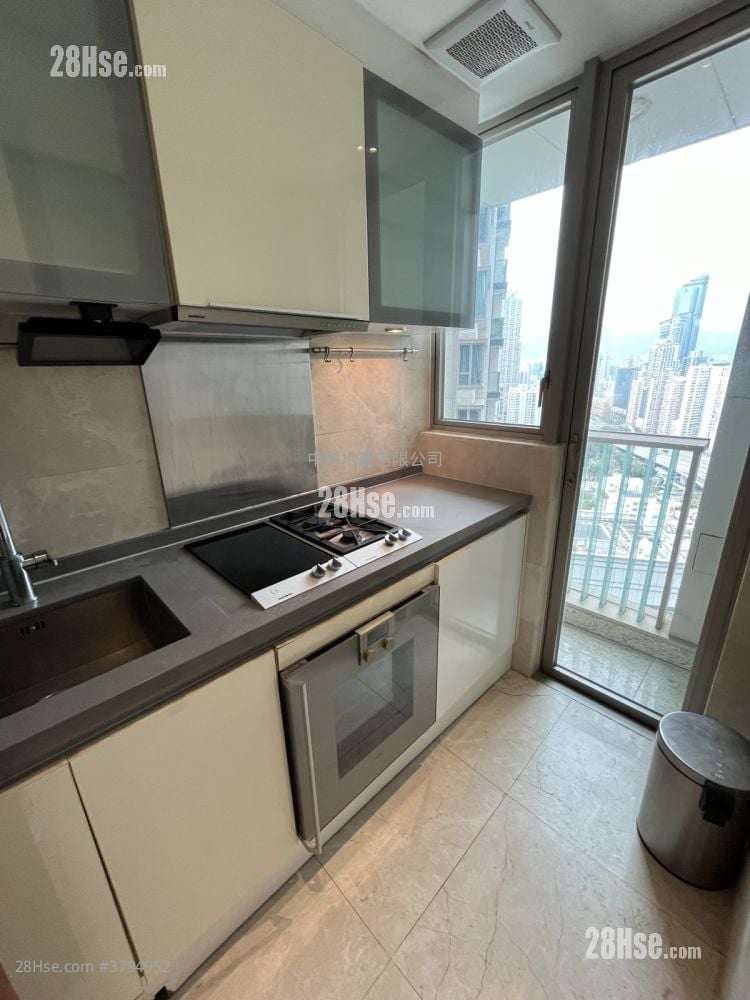 The Coronation Rental 2 Bedrooms , 1 Bathroom 515 ft²