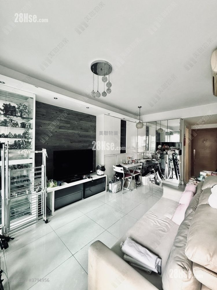 Metro Town Sell 2 Bedrooms 503 ft²