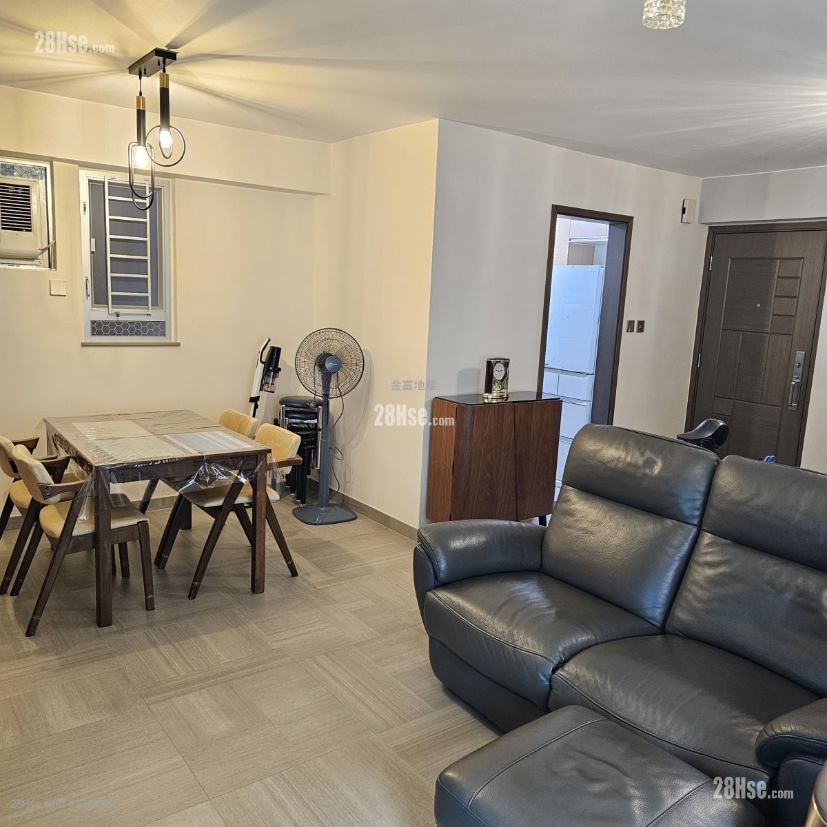 Cronin Garden Sell 3 Bedrooms , 2 Bathrooms 802 ft²