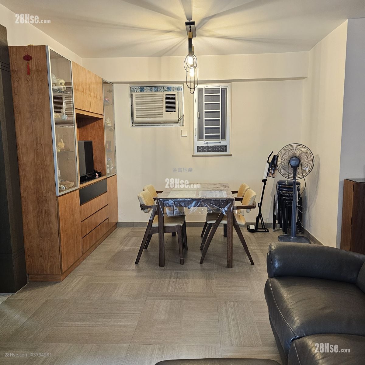 Cronin Garden Sell 3 Bedrooms , 2 Bathrooms 802 ft²