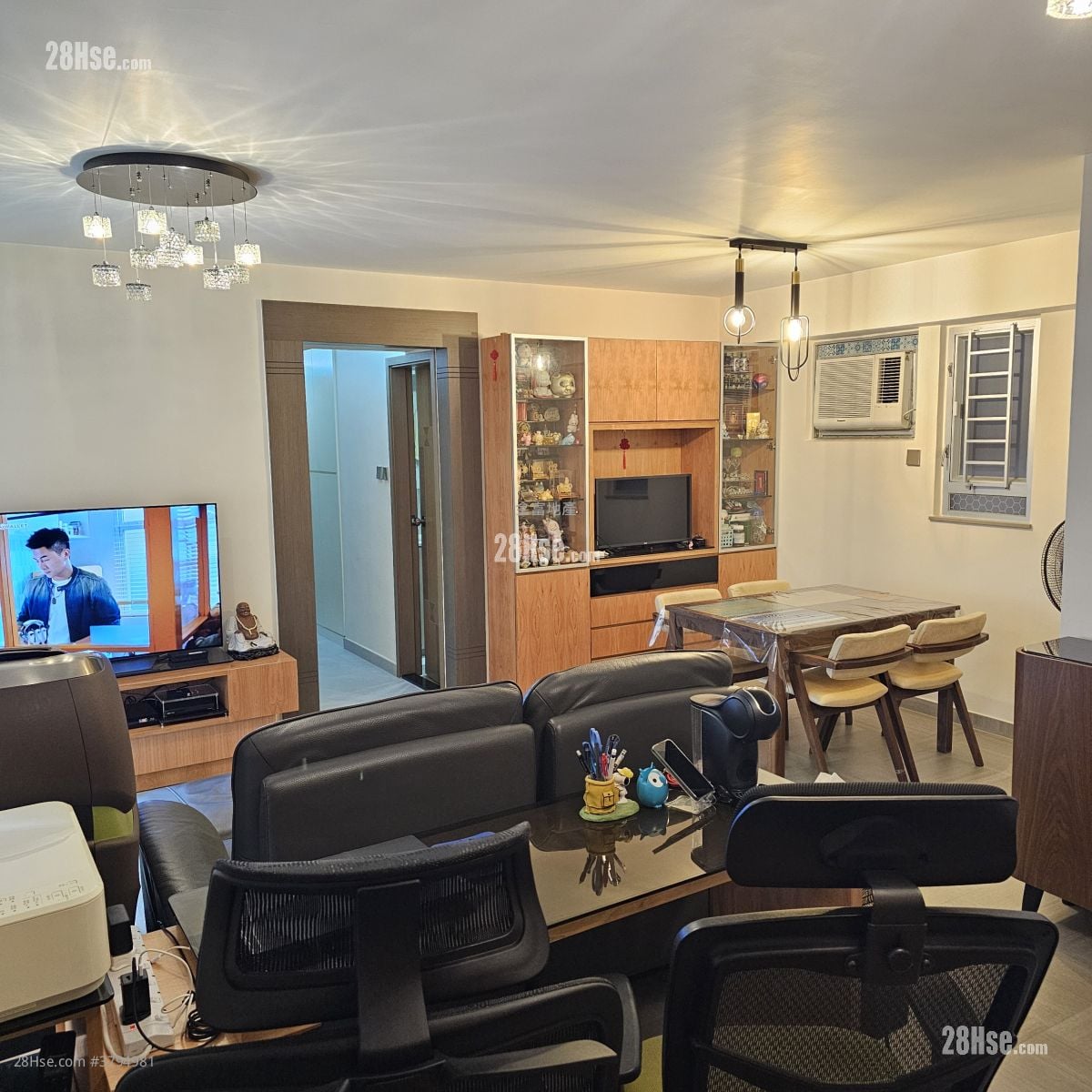 Cronin Garden Sell 3 Bedrooms , 2 Bathrooms 802 ft²