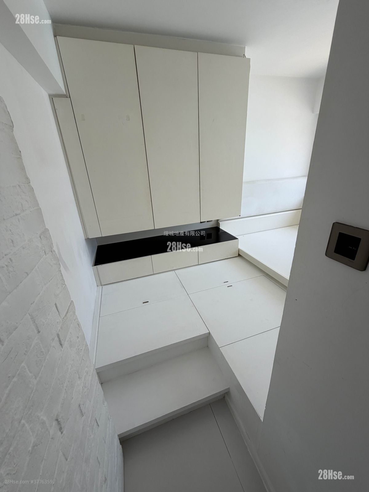 Wah Yu Court Rental 1 Bedroom , 1 Bathroom 352 ft²