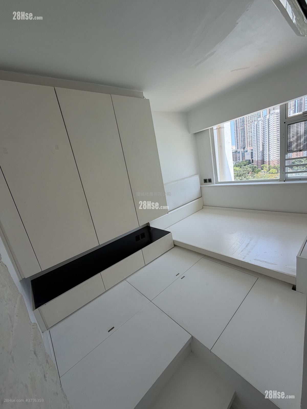 Wah Yu Court Rental 1 Bedroom , 1 Bathroom 352 ft²