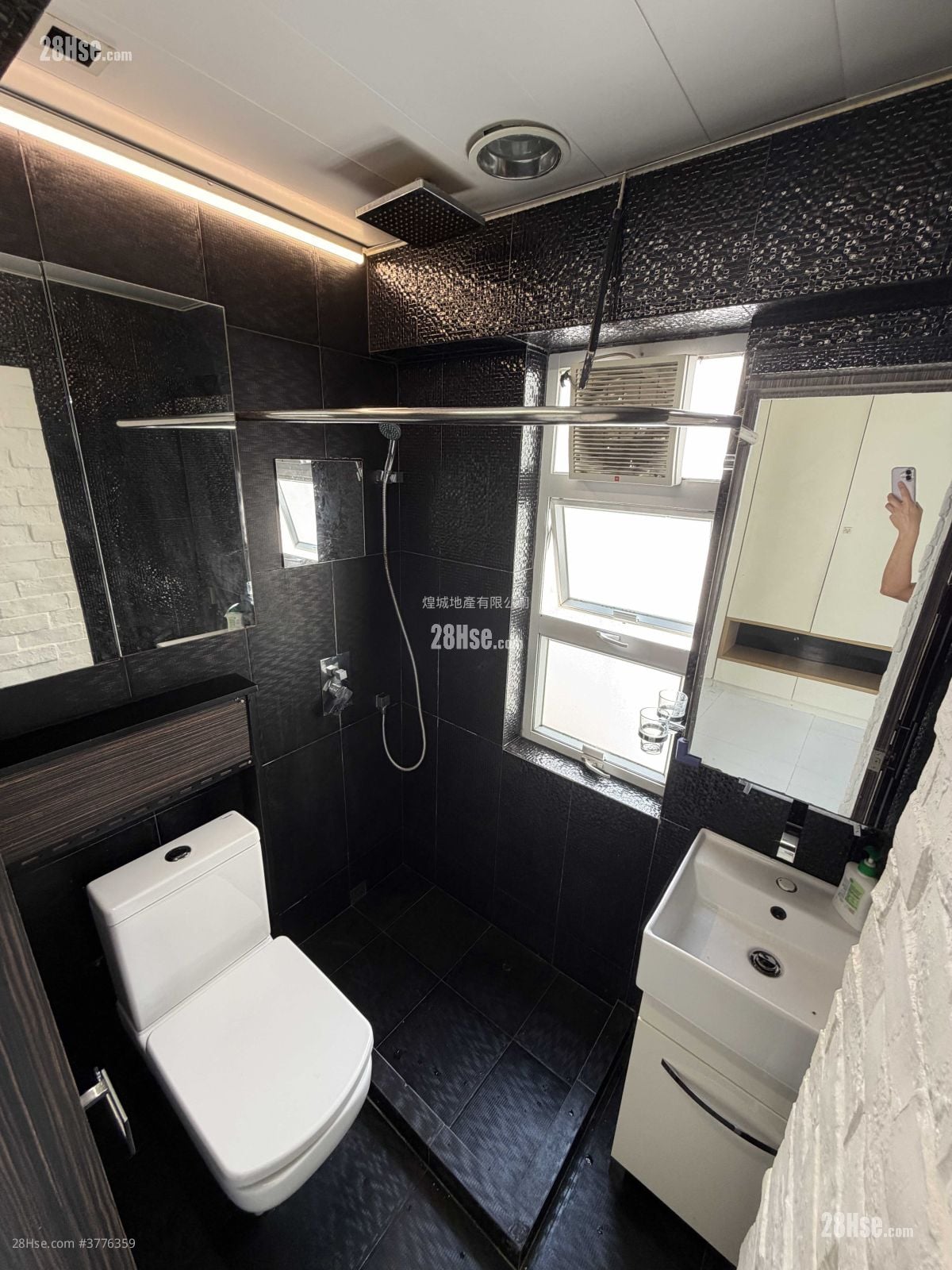 Wah Yu Court Rental 1 Bedroom , 1 Bathroom 352 ft²