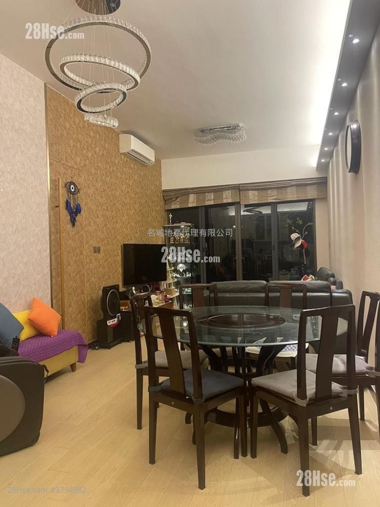 Dragons Range Sell 919 ft²