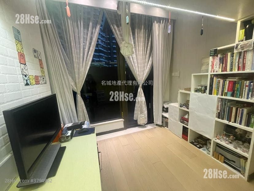 Dragons Range Sell 919 ft²