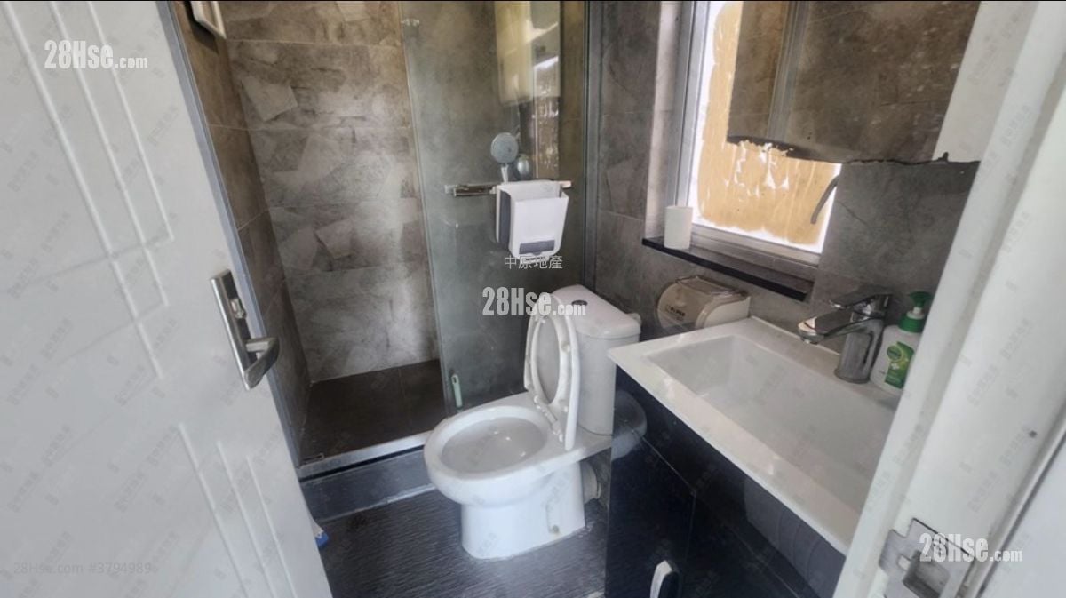 Mei Foo Sun Chuen Sell 2 Bedrooms , 2 Bathrooms 631 ft²