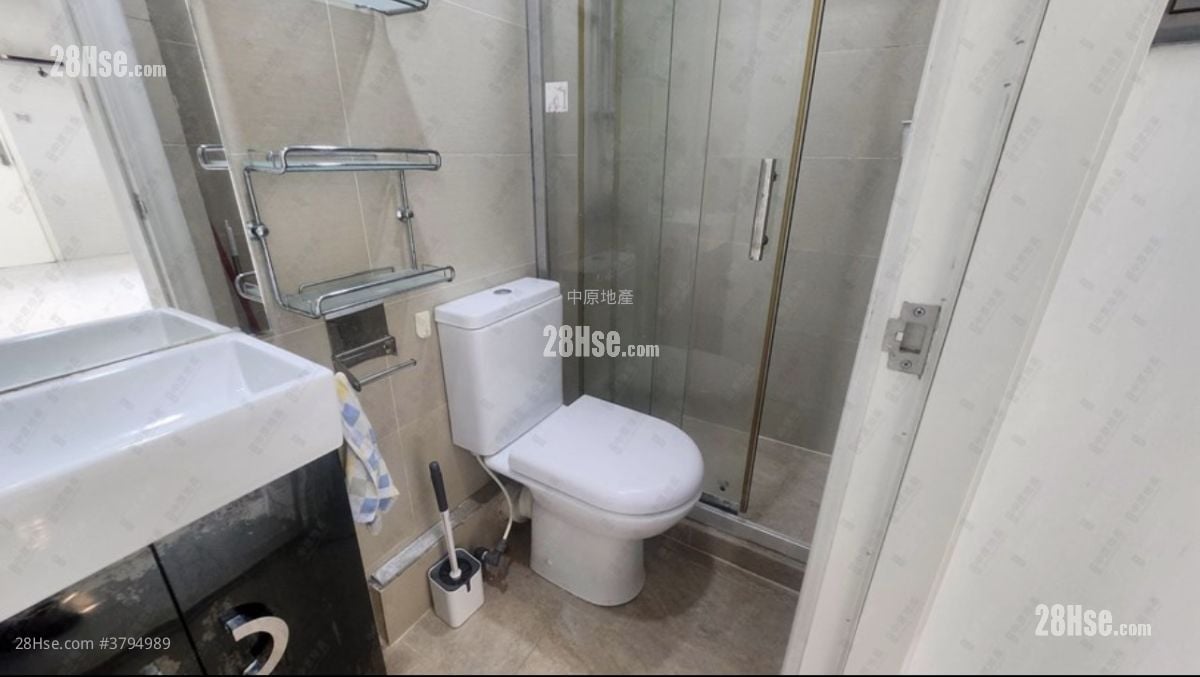 Mei Foo Sun Chuen Sell 2 Bedrooms , 2 Bathrooms 631 ft²