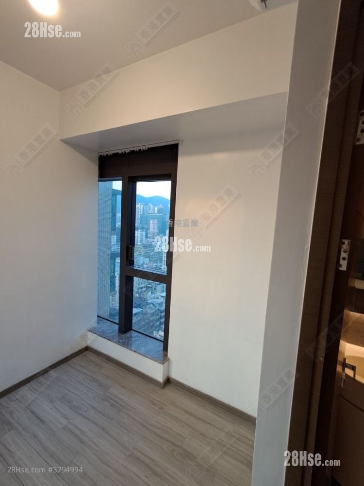 Harbour Park Sell Studio , 1 Bathroom 204 ft²