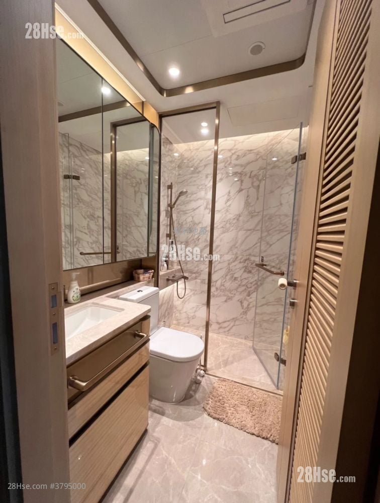 Grand Victoria Rental 325 ft²