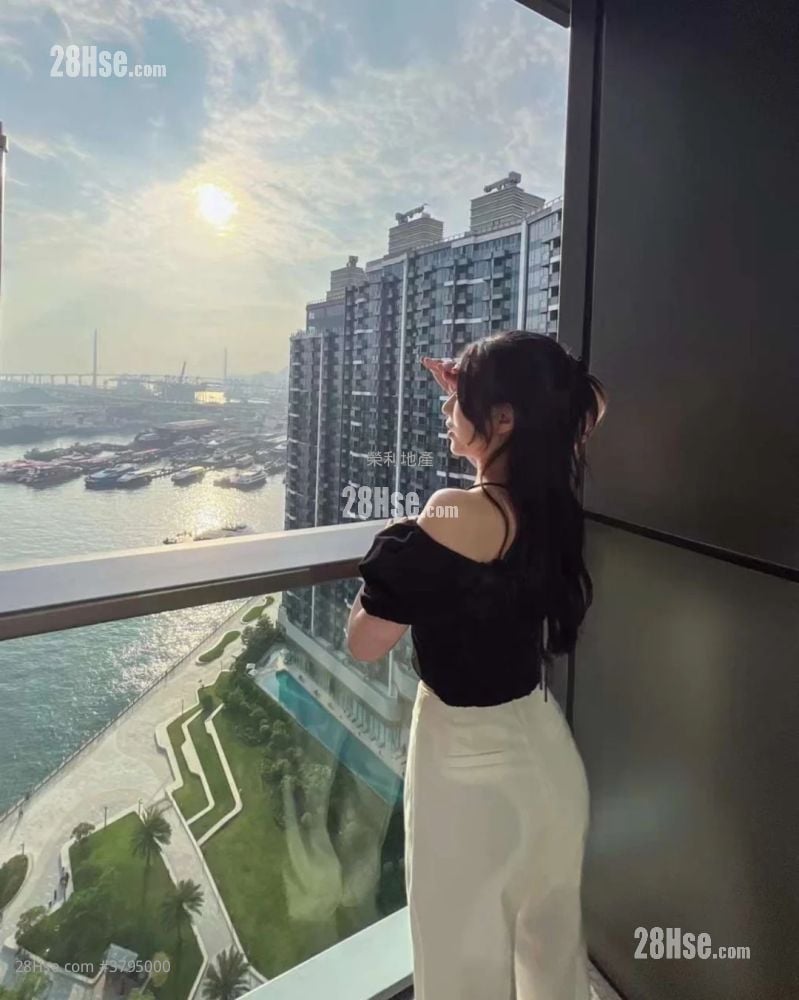 Grand Victoria Rental 325 ft²