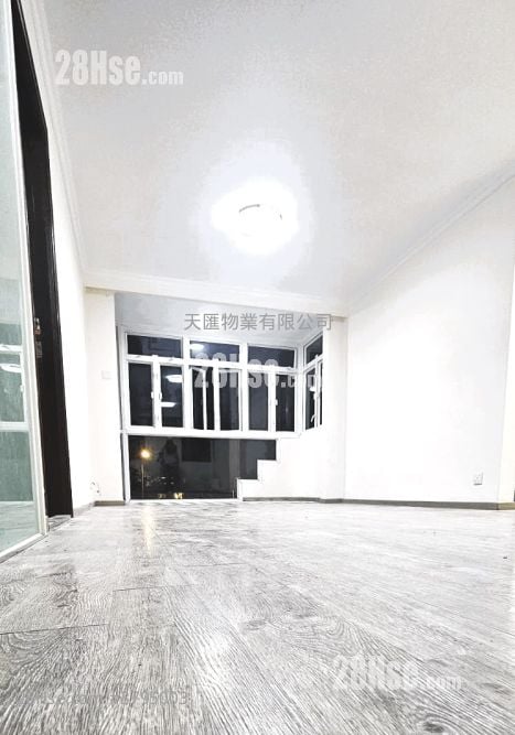 村屋 租盘 3 房 , 1 浴室 700 平方尺