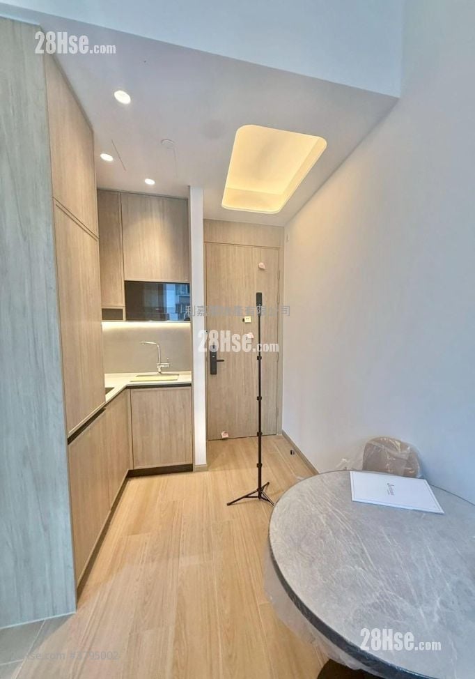 Hava Sell 1 Bedroom 291 ft²