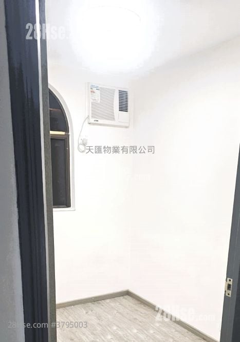 村屋 租盘 3 房 , 1 浴室 700 平方尺