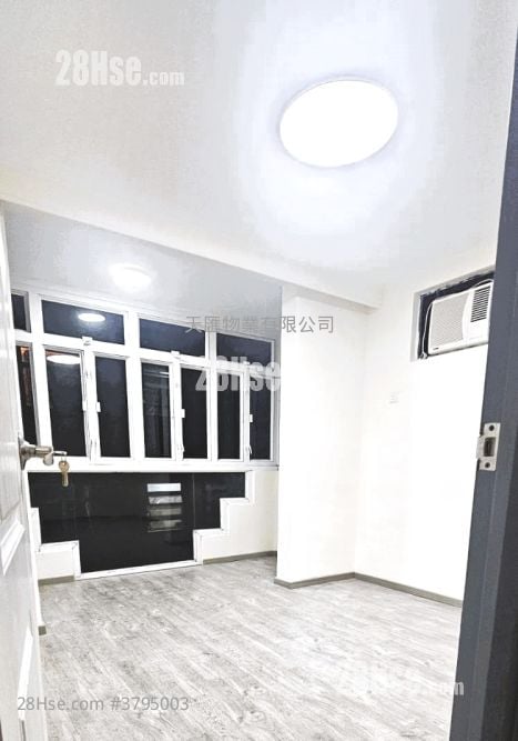 村屋 租盘 3 房 , 1 浴室 700 平方尺