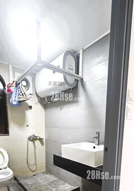 村屋 租盘 3 房 , 1 浴室 700 平方尺