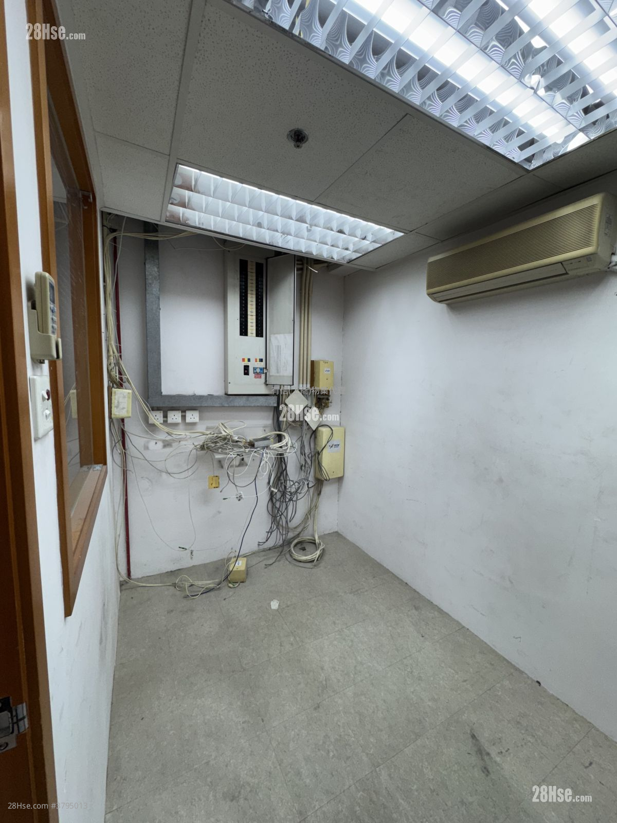 Ka To Factory Building Rental 2,773 ft²