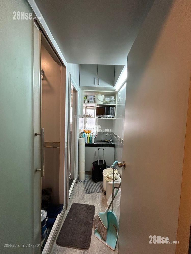 Kiu Fung Mansion Sell 4 Bedrooms , 2 Bathrooms 617 ft²