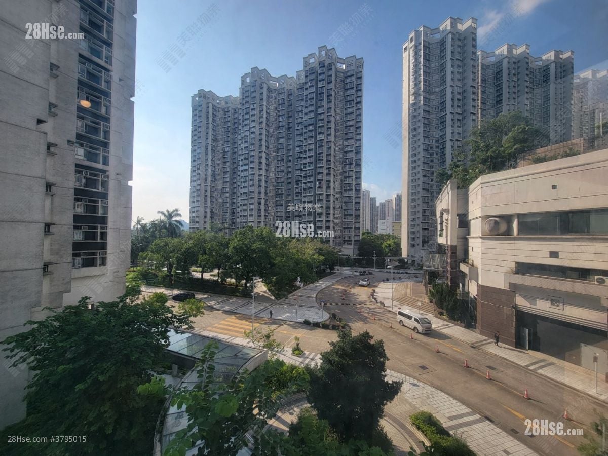 Kingswood Villas Sell 3 Bedrooms 548 ft²