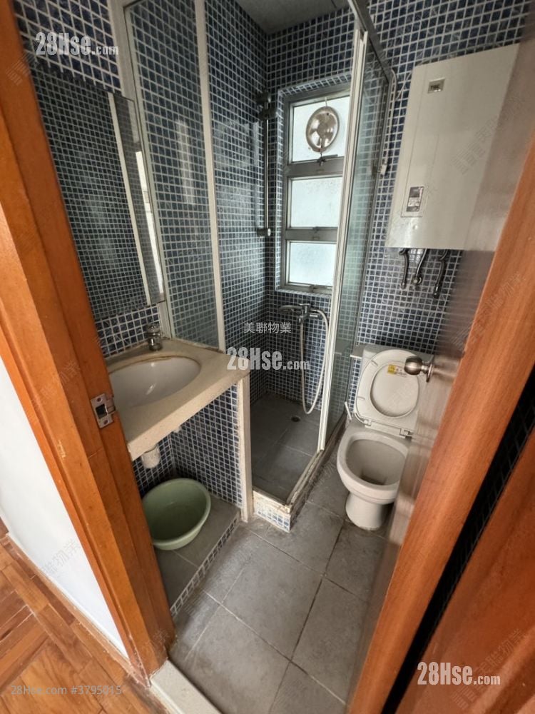 Kingswood Villas Sell 3 Bedrooms 548 ft²