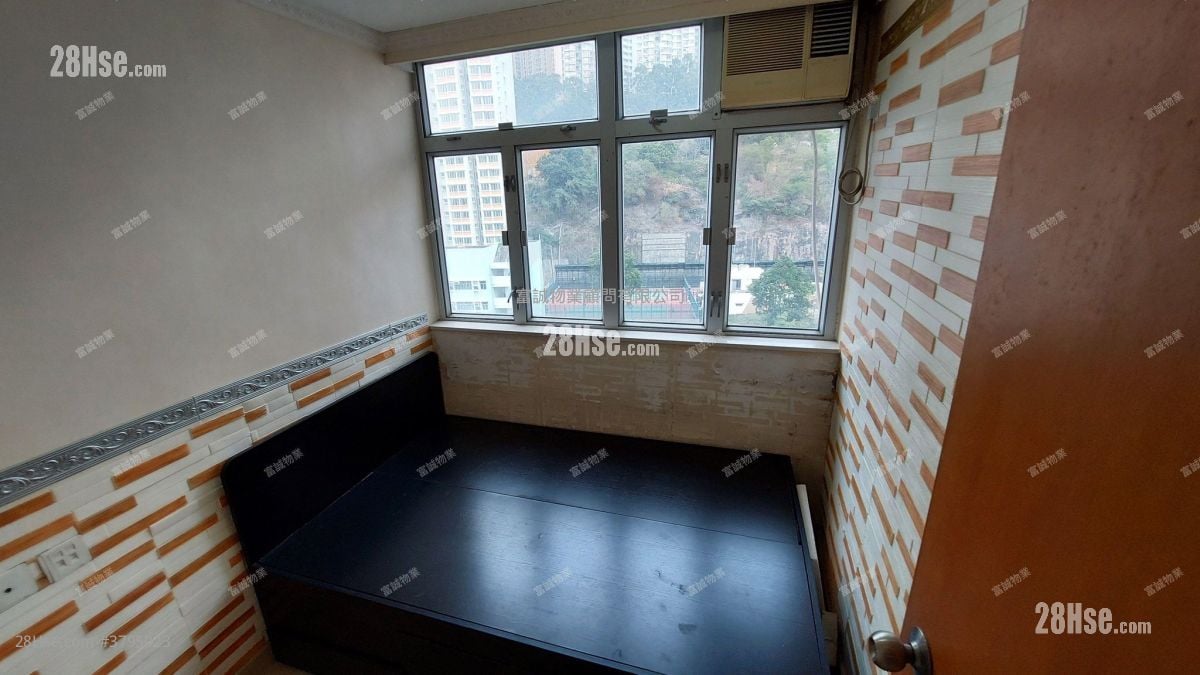 Tsui Ping (North) Estate Sell 2 Bedrooms , 1 Bathroom 381 ft²