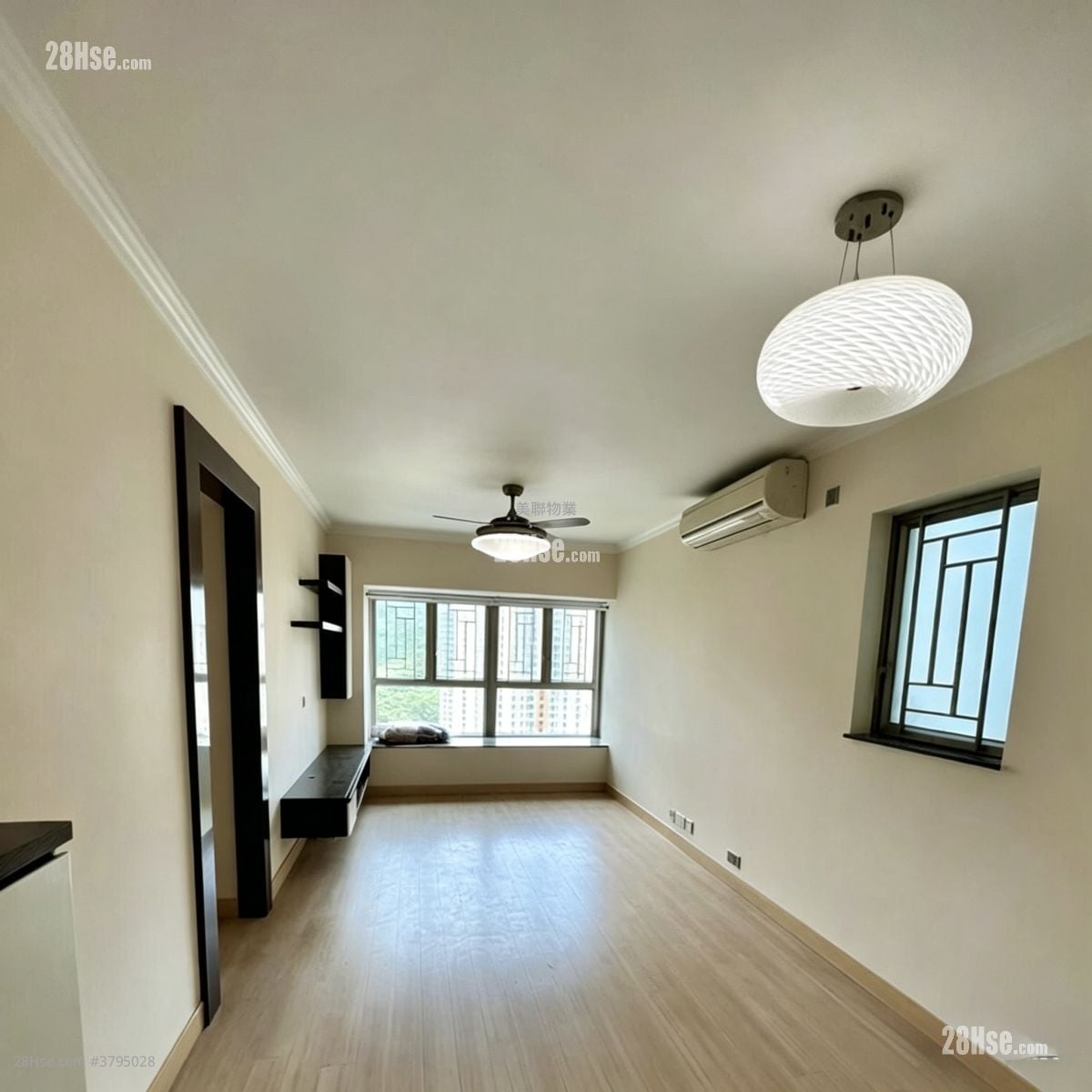 Park Central Sell 3 Bedrooms 687 ft²