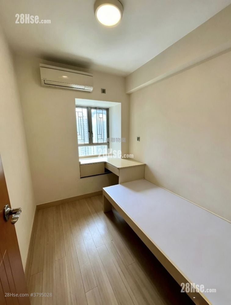 Park Central Sell 3 Bedrooms 687 ft²