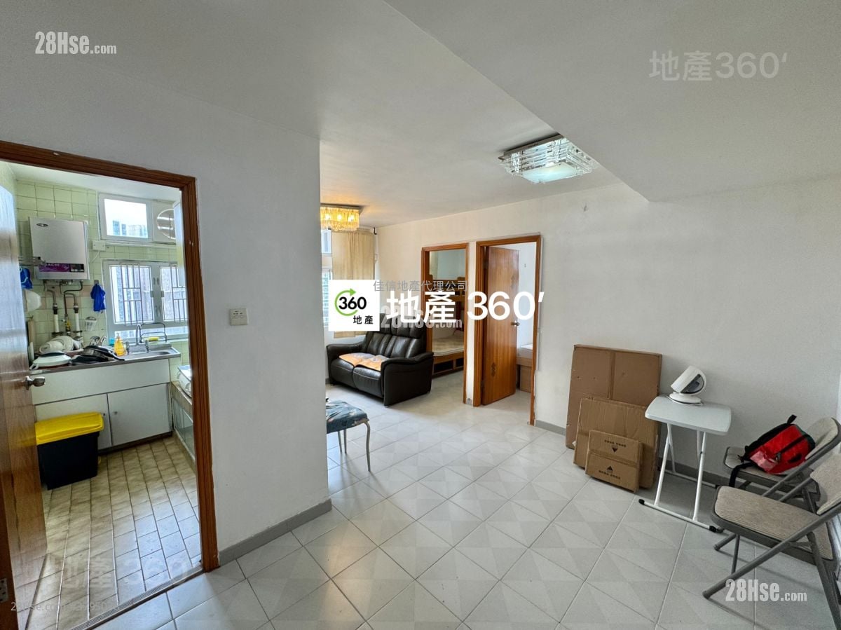 Ming Nga Court Sell 2 Bedrooms , 1 Bathroom