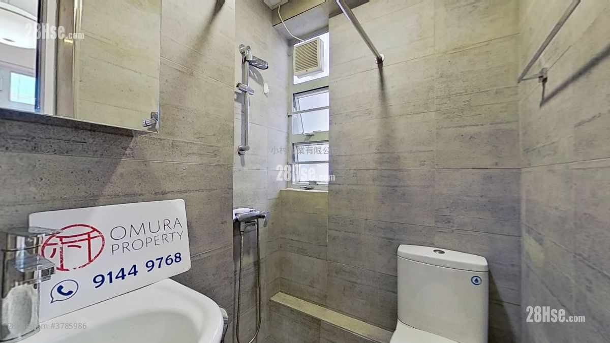 bathroom: Capital Building Rental 3 Bedrooms , 2 Bathrooms 439 ft²