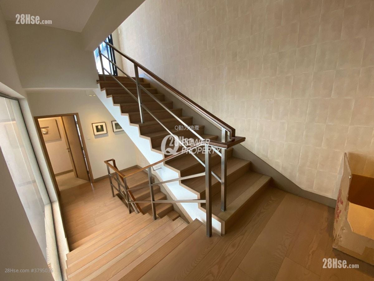 Silver View Lodge Sell 5+ Bedrooms , 4 Bathrooms 2,127 ft²