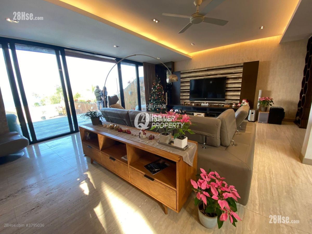 Silver View Lodge Sell 5+ Bedrooms , 4 Bathrooms 2,127 ft²