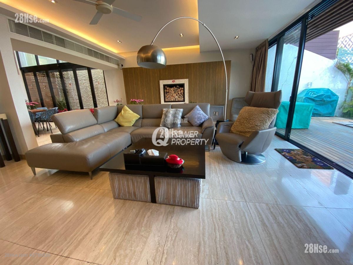 Silver View Lodge Sell 5+ Bedrooms , 4 Bathrooms 2,127 ft²