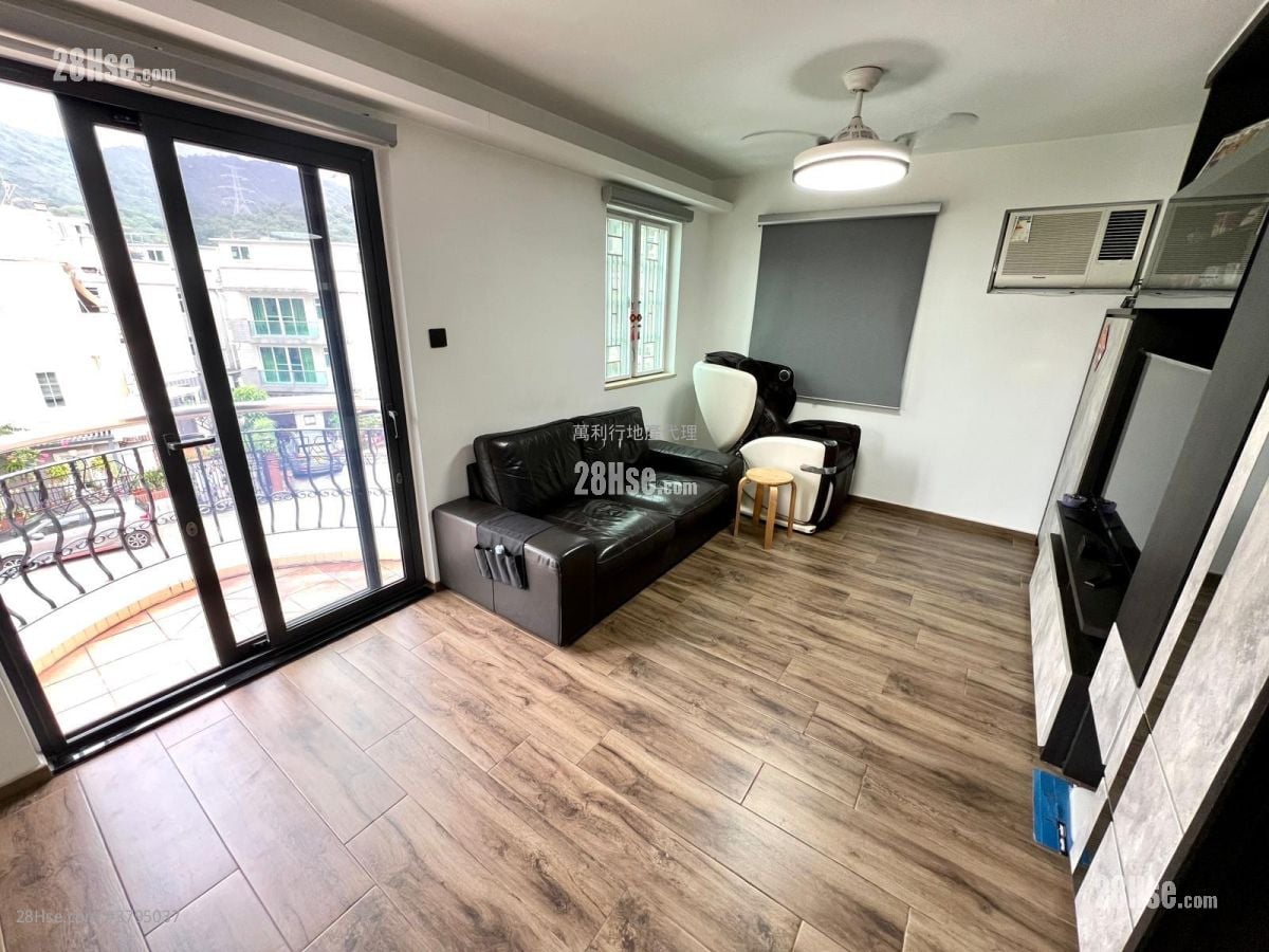 村屋 售盘 3 房 , 1 浴室 700 平方尺