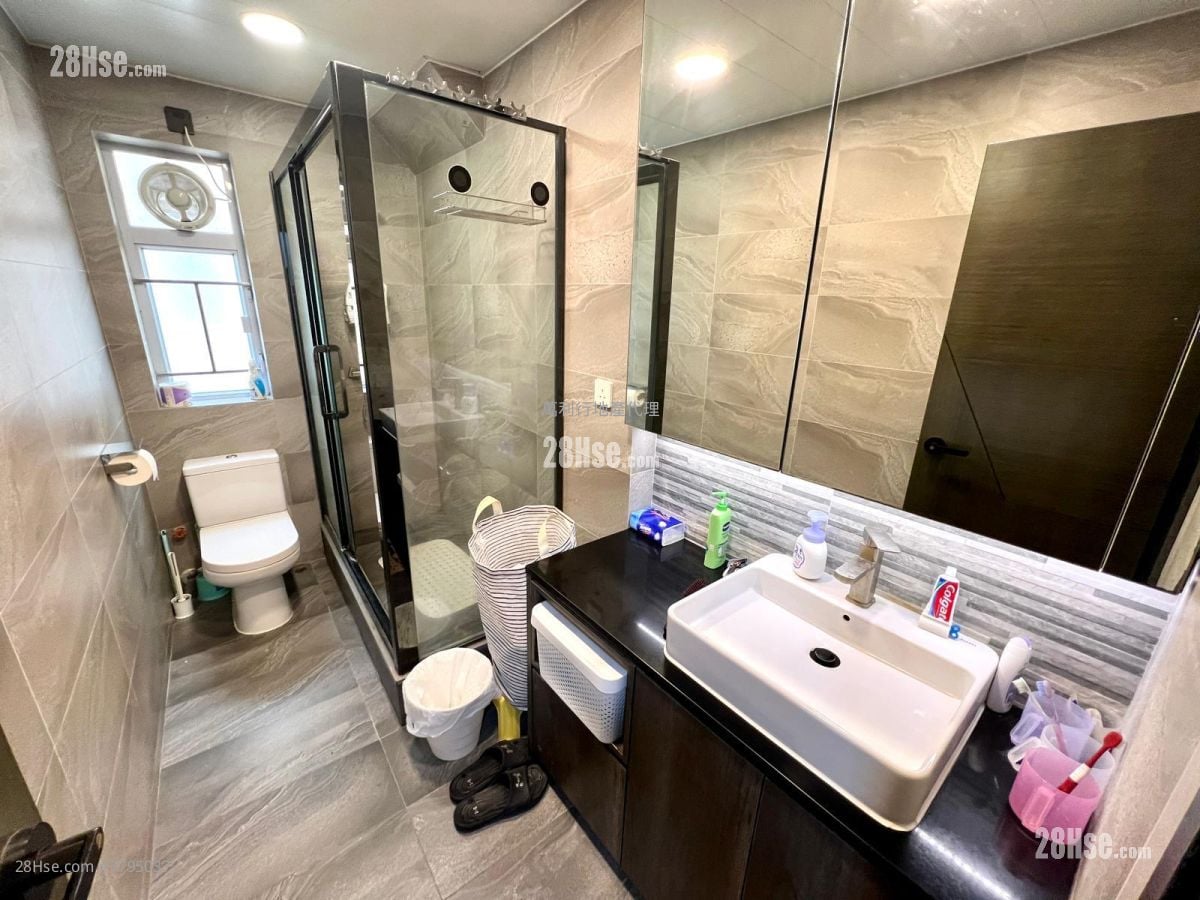 村屋 售盘 3 房 , 1 浴室 700 平方尺