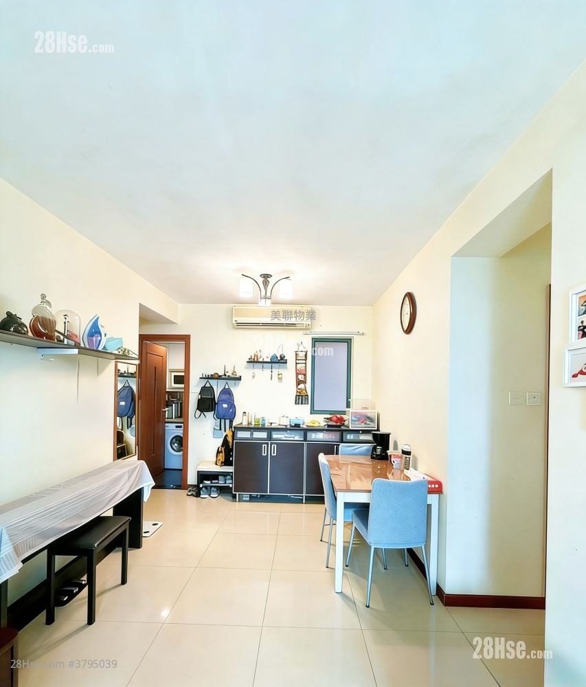Residence Oasis Sell 3 Bedrooms 653 ft²
