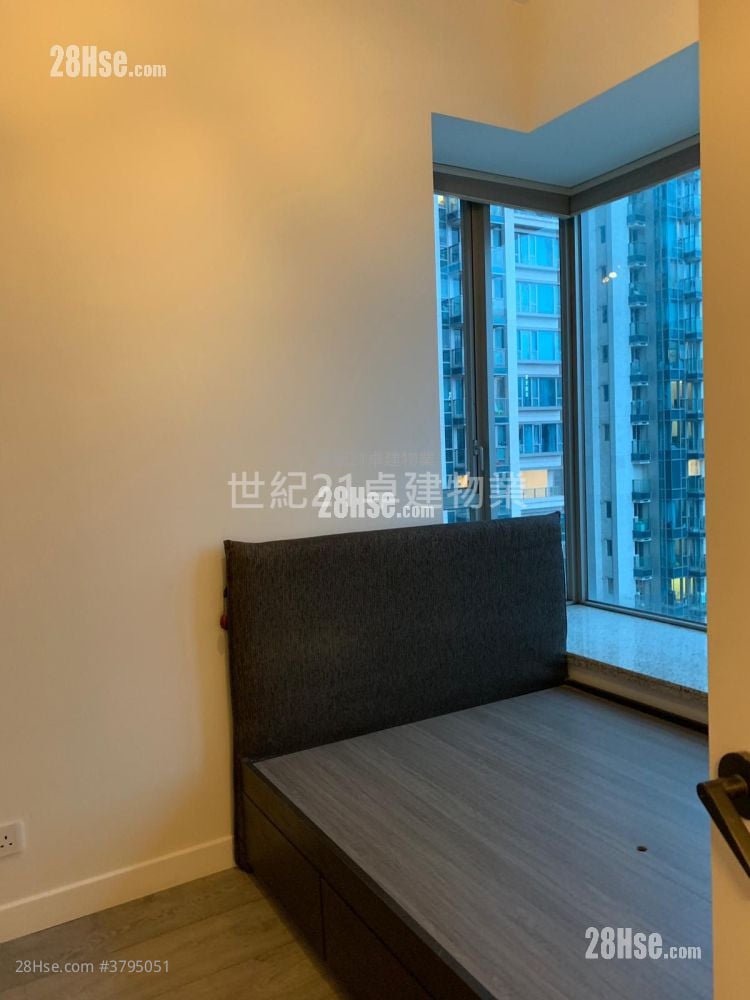 The Coronation Sell 1 Bedroom , 1 Bathroom 469 ft²