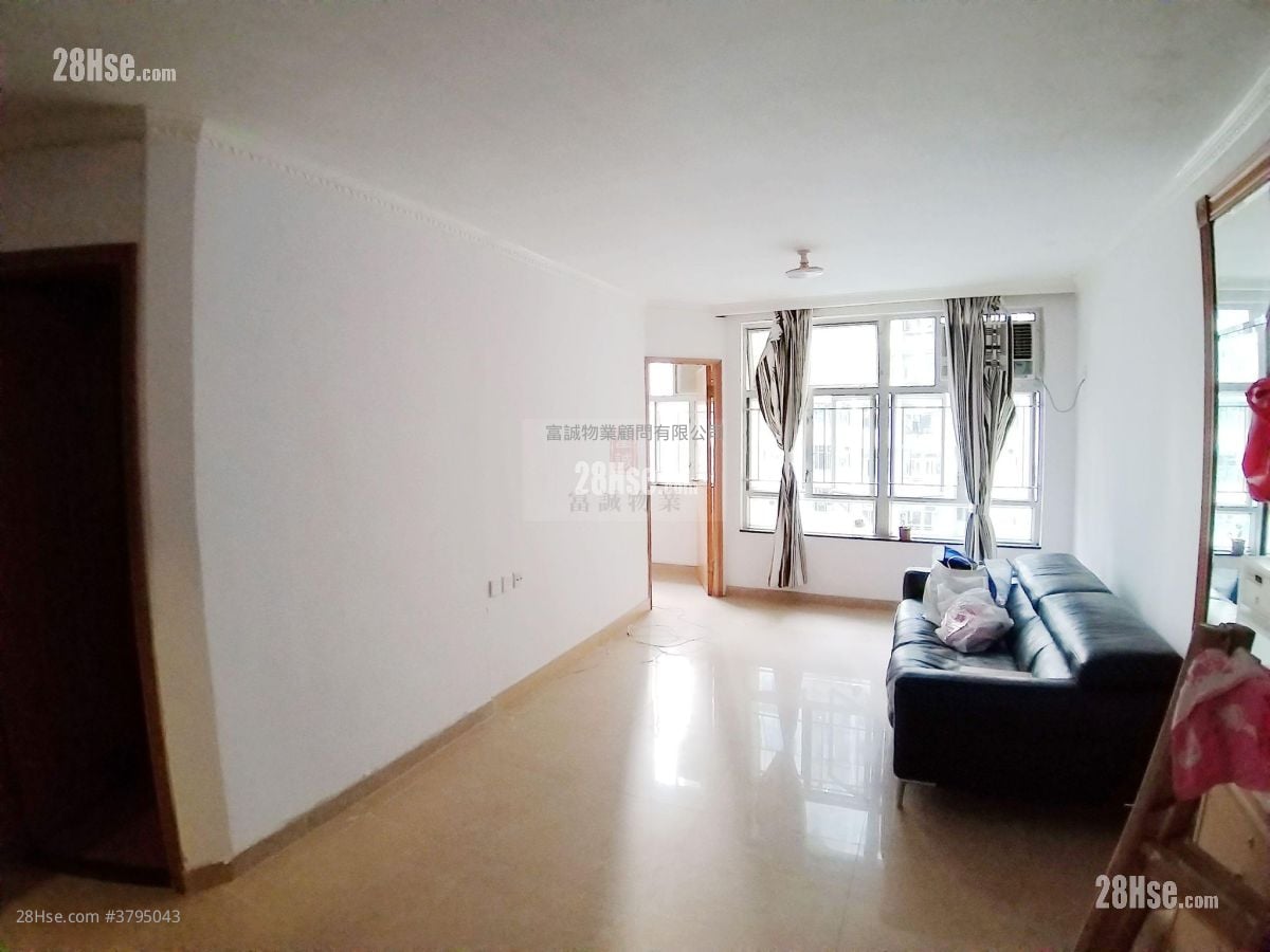Ko Chun Court Sell 3 Bedrooms , 2 Bathrooms 634 ft²