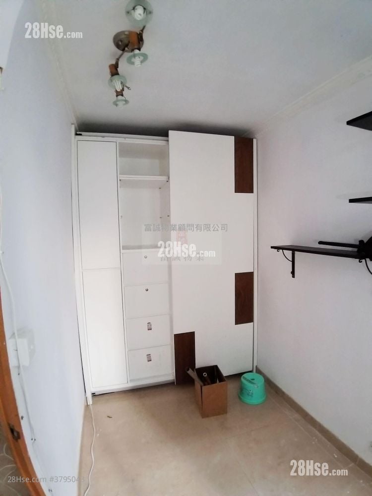 Ko Chun Court Sell 3 Bedrooms , 2 Bathrooms 634 ft²