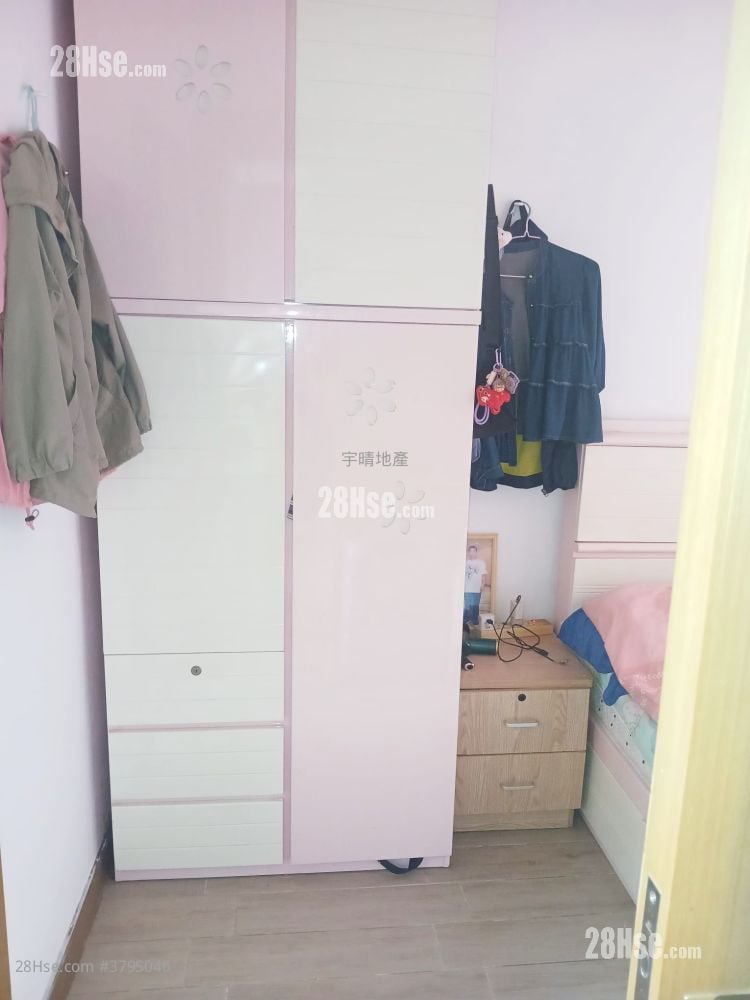 Astoria Crest Sell 1 Bedroom , 1 Bathroom 260 ft²