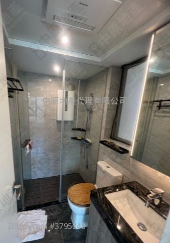 Aurora Rental 289 ft²